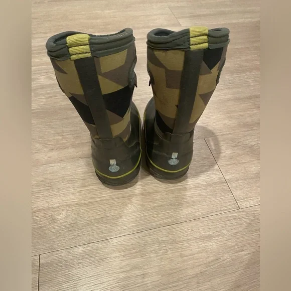 BOGS classic boots kids size 11 - Picture 4 of 7